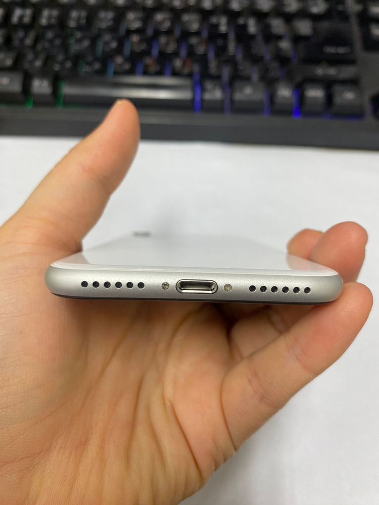 아이폰SE2 화이트 특SSS급 128GB 배터리89% 선물용 추천 부천 (대량가능) 098887--6