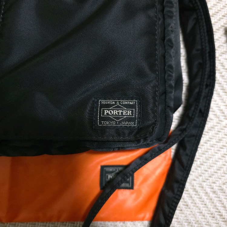 새상품급 요시다포터 탱커숄더백 L라지 622-78810 (popo360--2