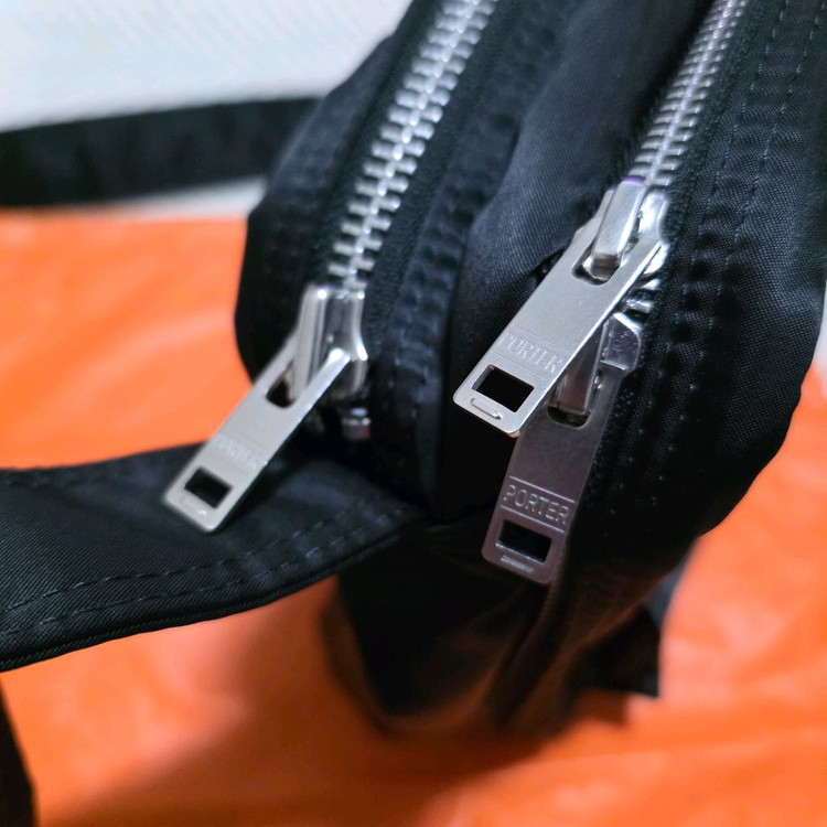 새상품급 요시다포터 탱커숄더백 L라지 622-78810 (popo360--4