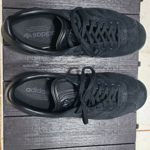 아디다스 가젤 트리플블랙 275사이즈 판매합니다