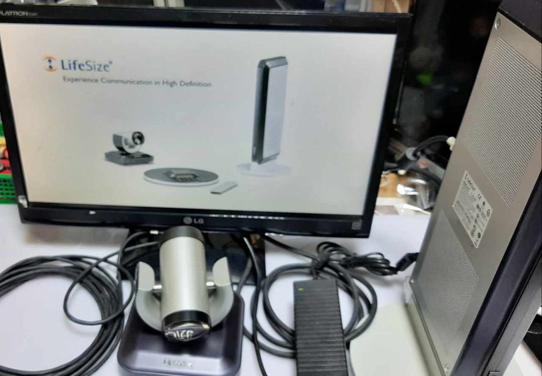 장거리 국가간 화상용 라이즈사이즈 PTZ 카메라. 화상회의나 영상통화에 사용하는 전문 장비--1