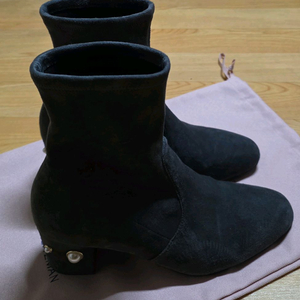 스튜어트 와이츠먼 앵클부츠