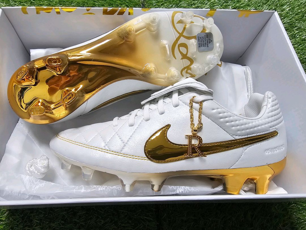 [한정판]나이키 티엠포 레전드 RGN FG SE 호나우지뉴--1