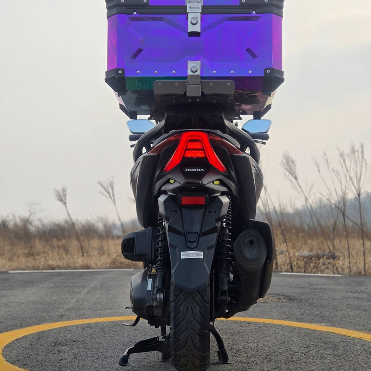 혼다 포르자350 25년식 1만7천km 배달셋팅 성능좋은 차량 판매합니다--3