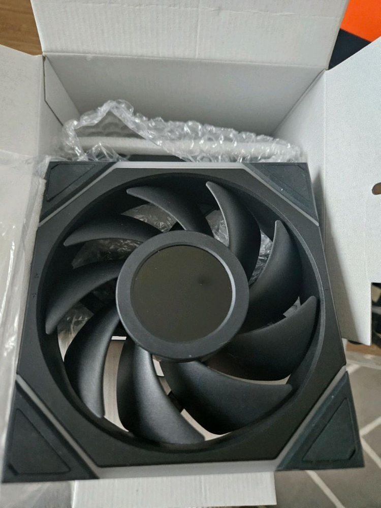 리안리 UNI FAN TL WIRELESS LCD 120 블랙--1