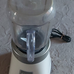 오스터 믹서기 블렌더 크림화이트 BLSTMM-BWH-071