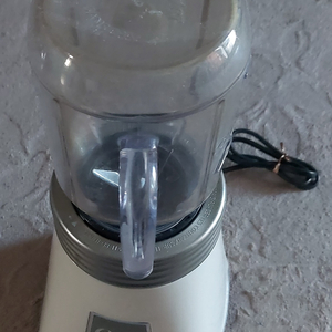 오스터 믹서기 블렌더 크림화이트 BLSTMM-BWH-071