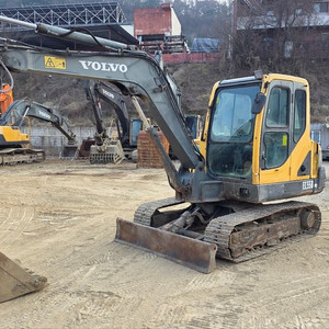 02굴착기 포크레인 농장용 강추 볼보 EC55 2006년식 본바가지 구성 이미지