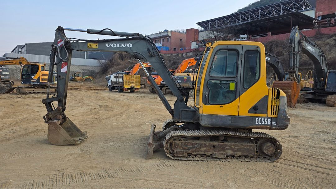 02굴착기 포크레인 농장용 강추 볼보 EC55 2006년식 본바가지 구성 이미지