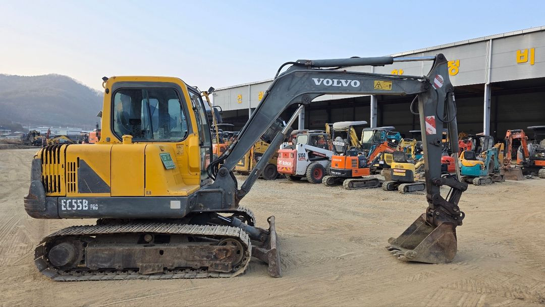 02굴착기 포크레인 농장용 강추 볼보 EC55 2006년식 본바가지 구성 이미지