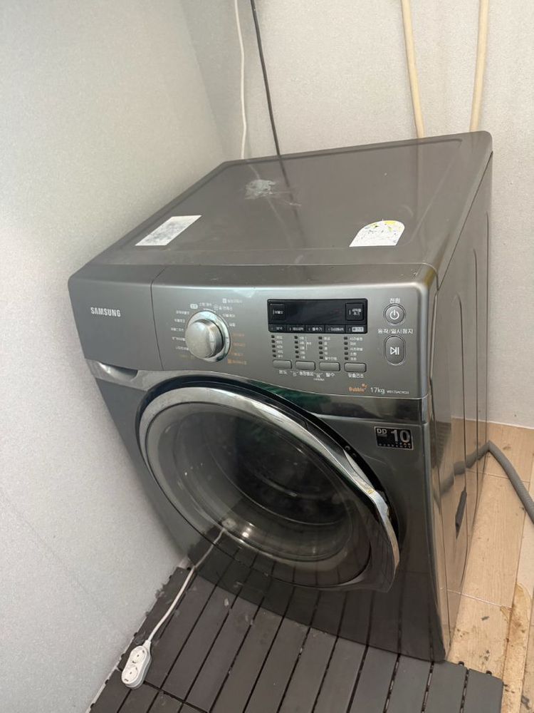 2016년식 삼성 드럼세탁기 (건조가능) 17kg 실버--1