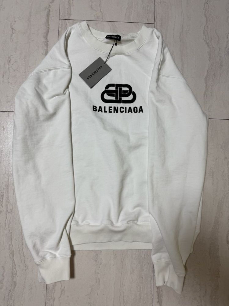 발렌시나가 로고 맨투맨--1