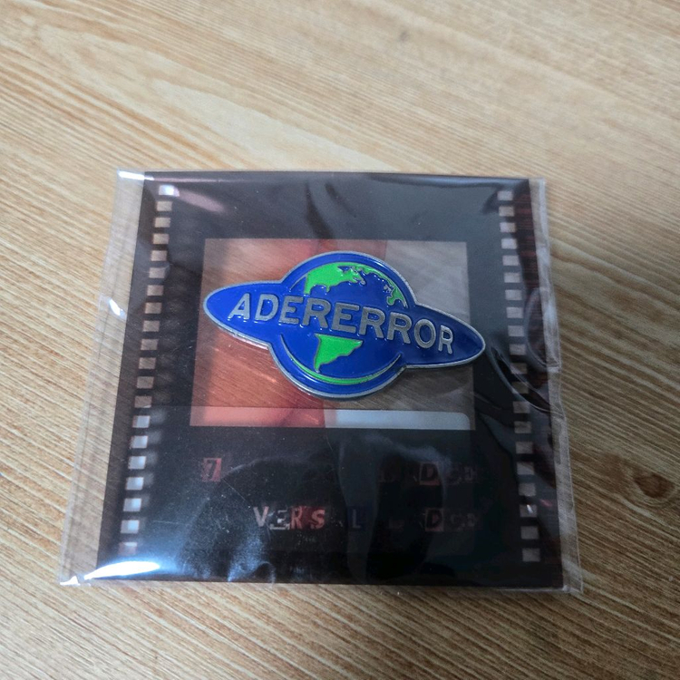 아더에러 뱃지 브로치 새상품 이미지