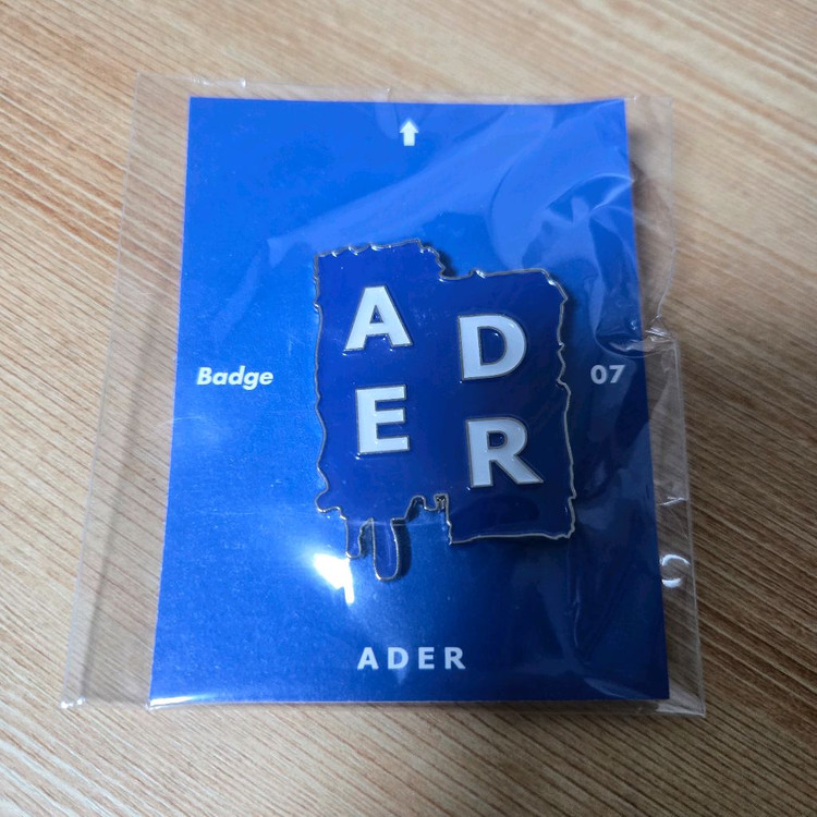 아더에러 뱃지 브로치 새상품 이미지