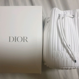 디올 뷰티 복조리 파우치 새제품 미사용 가방 금속 끈장식