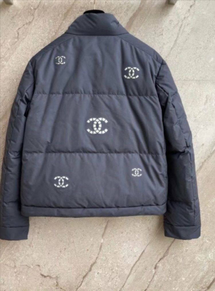 샤넬 제니 패딩--2