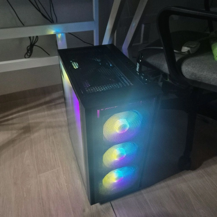 7800X3D RTX 5070 영상편집 게이밍 본체 이미지