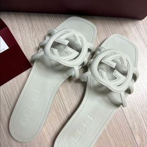 GG 로고 러버 샌들