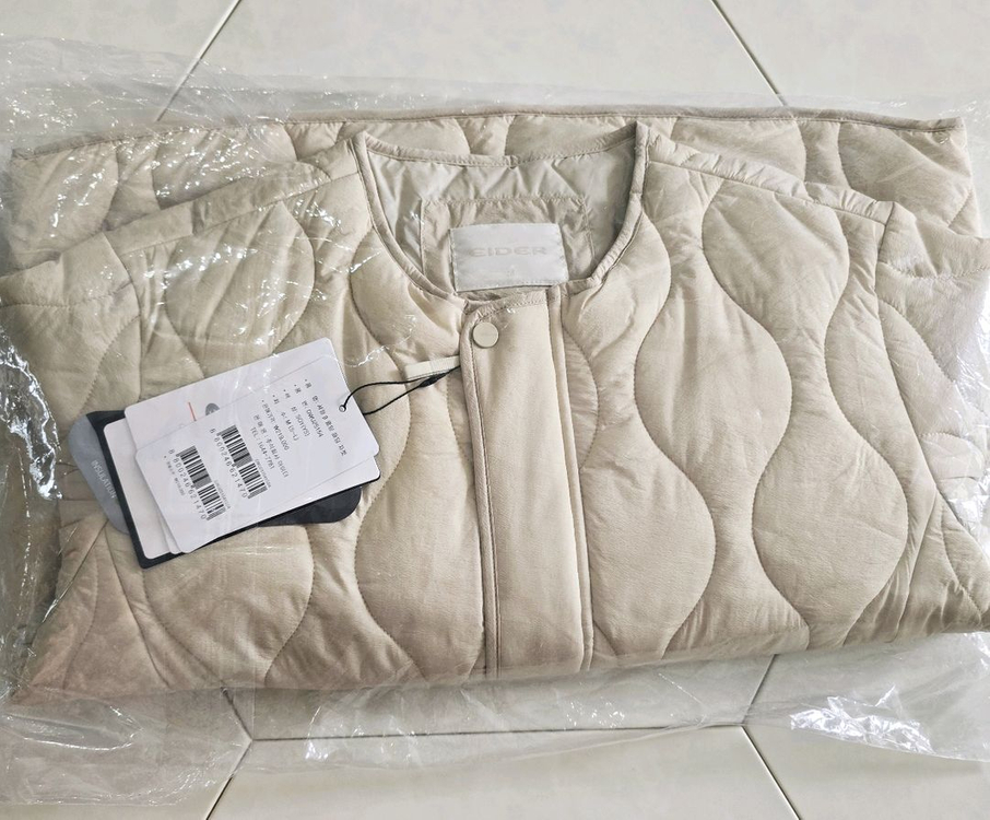 아이더 패딩 자켓 셔링 여성 퀼팅 M 12만원 팝니다 이미지