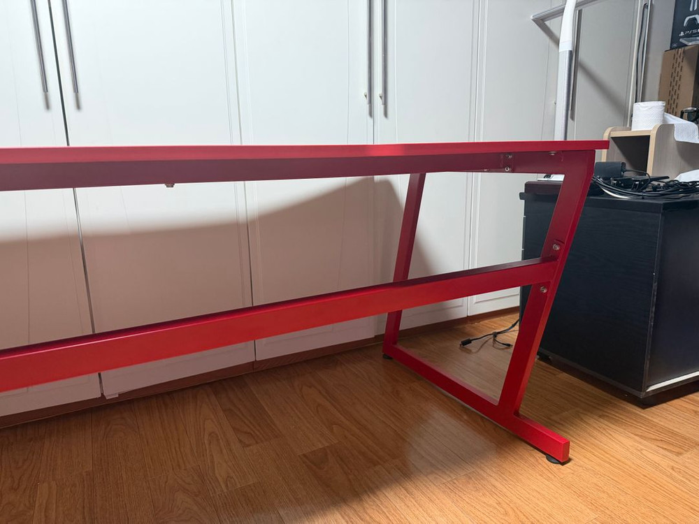 제닉스 ARENA-X ZERO 게이밍 데스크 1600 판매합니다.--1