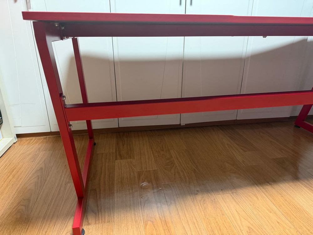 제닉스 ARENA-X ZERO 게이밍 데스크 1600 판매합니다.--2