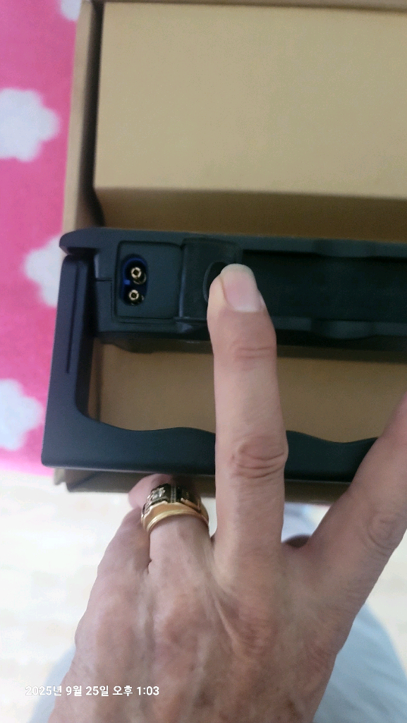 프로페셔널 점프 스타터기 이미지