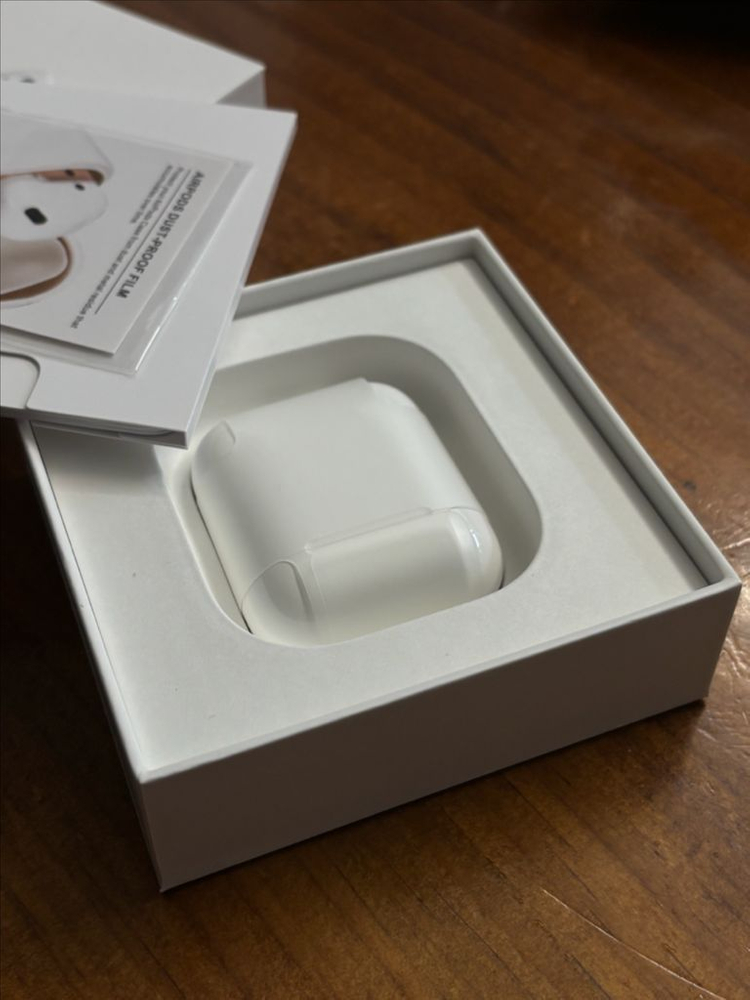 에어팟 2세대 본체 이미지