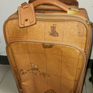 티클라쎄 캐리어 20인치입니다