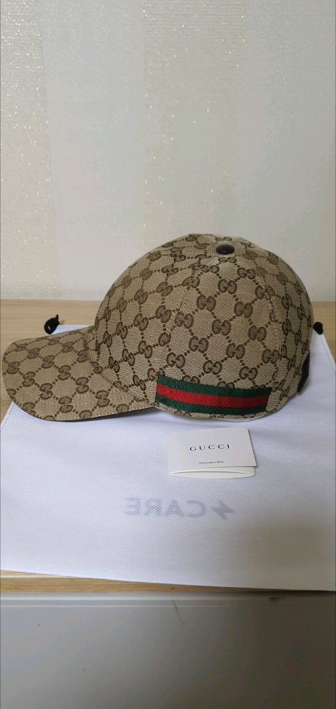 구찌 모자/볼캡 L(59) 새상품급 정품(한글텍)프라다루이비통디올고야드샤넬셀린느보테가생로랑발렌시아가버버리가방슈프림--1