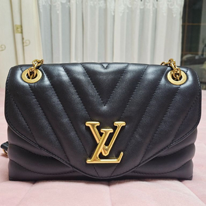 루이비통 뉴 웨이브 체인백 (풀박) 블랙 금장