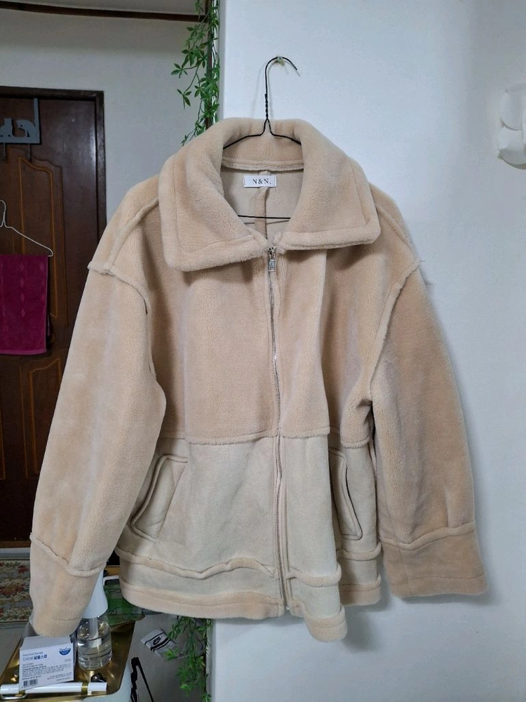 양털 자켓,무스탕,N&N 퍼 스웨이드 자켓 아이보리,특이한옷,블루종,아우터,남녀공용,오버사이즈 이미지
