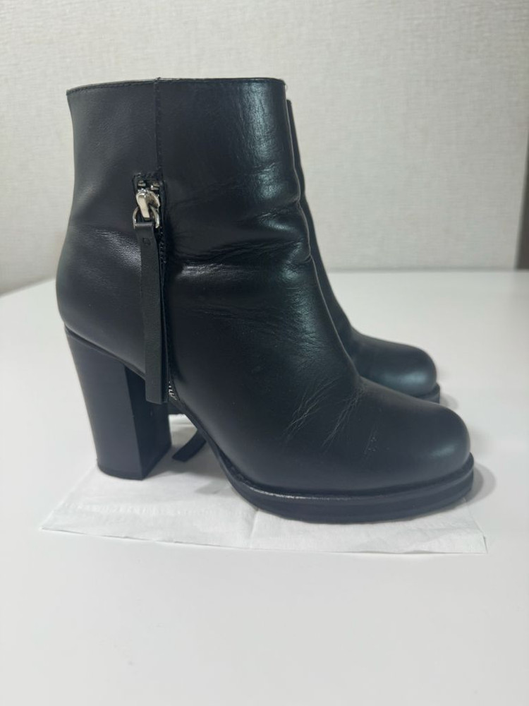 슈콤마보니 블랙 레더 앵클부츠 230 이미지