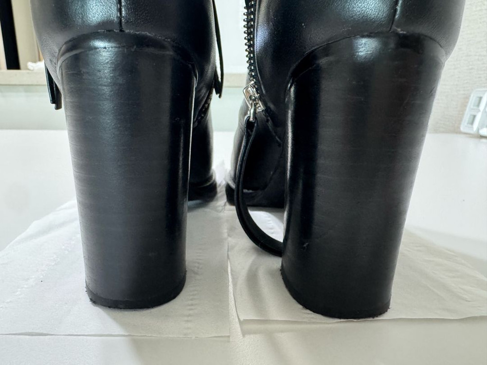 슈콤마보니 블랙 레더 앵클부츠 230 이미지