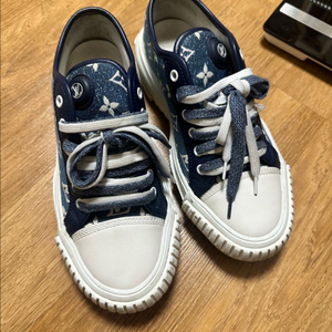 루이비통 데님스니커즈 정품