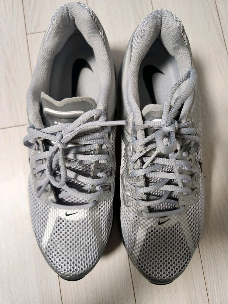 새상품급)나이키 에어맥스 2013 남성 신발 HQ3025-001 사이즈270여러 중고사이트에도 같이 판매하고 있어서--1