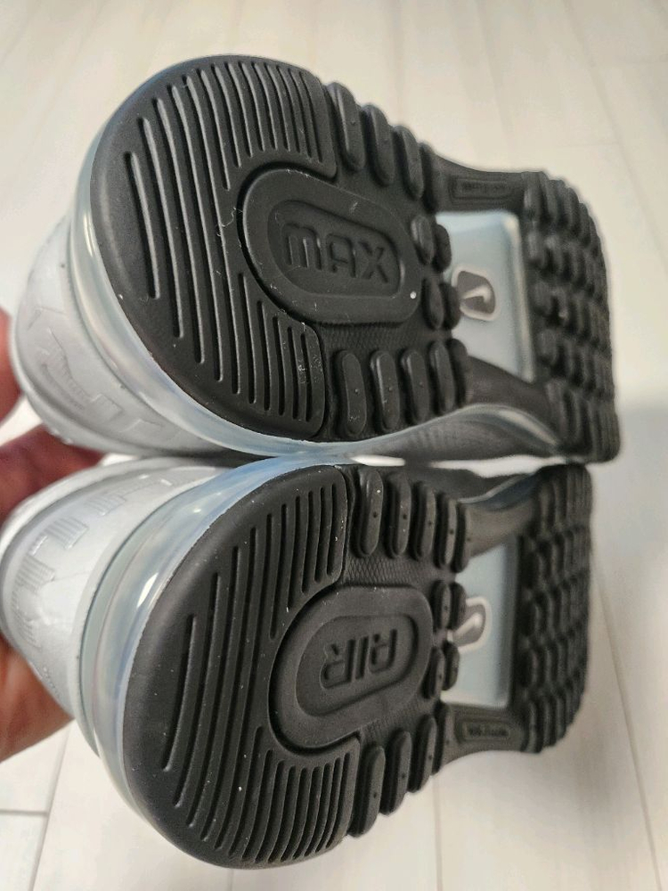 새상품급)나이키 에어맥스 2013 남성 신발 HQ3025-001 사이즈270여러 중고사이트에도 같이 판매하고 있어서--4