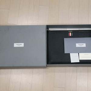 톰브라운 클러치백 블랙 싸게 급처 가격내림