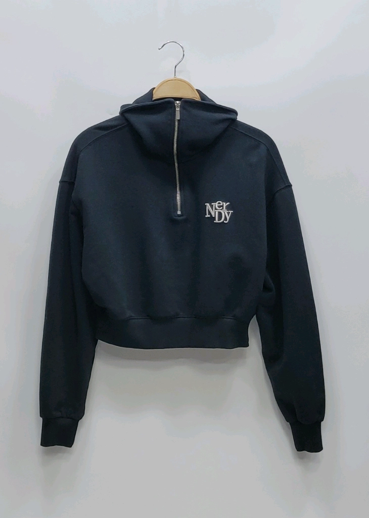 NERDY 23FW 널디 크롭 하프 집업 스웻셔츠 / 여 S 블랙 이미지