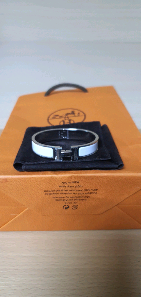 에르메스 클릭아슈pm 팔찌 정품A급(감정O)구찌프라다루이비통디올고야드샤넬셀린느보테가생로랑발렌시아가버버리반클리프가방--1