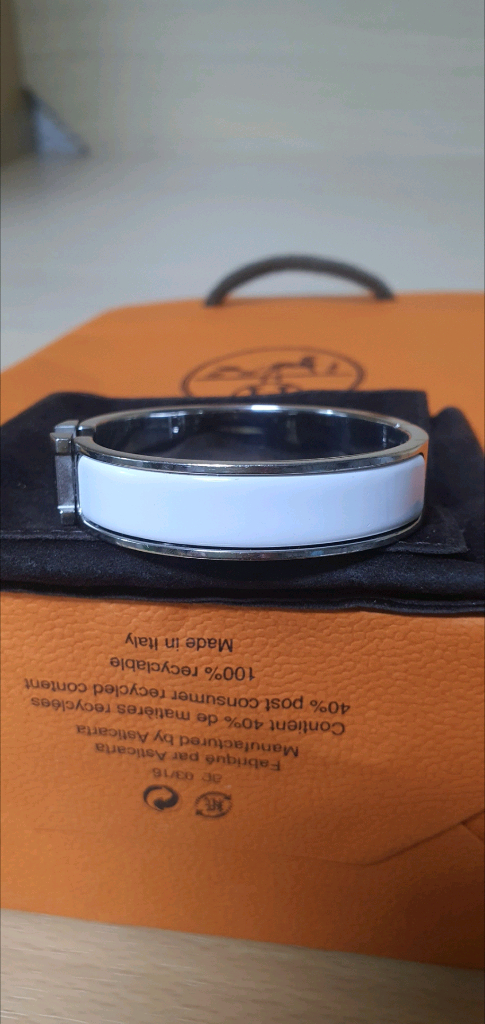 에르메스 클릭아슈pm 팔찌 정품A급(감정O)구찌프라다루이비통디올고야드샤넬셀린느보테가생로랑발렌시아가버버리반클리프가방--3