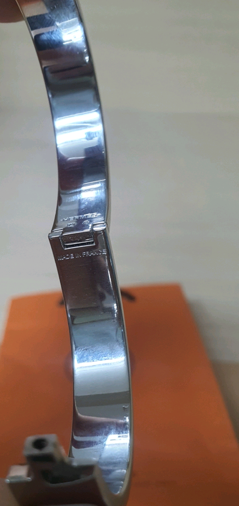 에르메스 클릭아슈pm 팔찌 정품A급(감정O)구찌프라다루이비통디올고야드샤넬셀린느보테가생로랑발렌시아가버버리반클리프가방--9