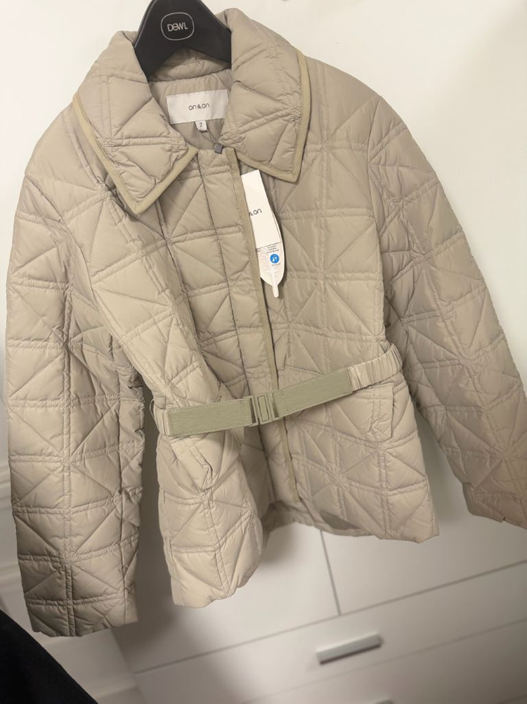 택새상품_58만원] 온앤온_단종 구스패딩 고급소재 겨울점퍼 오피스룩--2