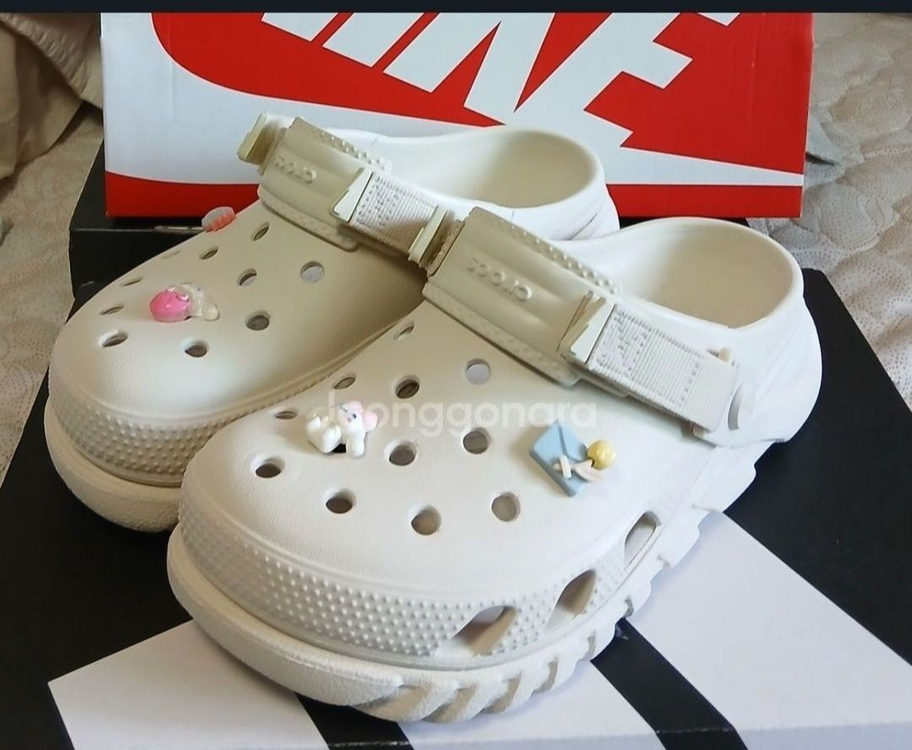 크록스 듀엣맥스 230스투코m4w6지비츠포함--1