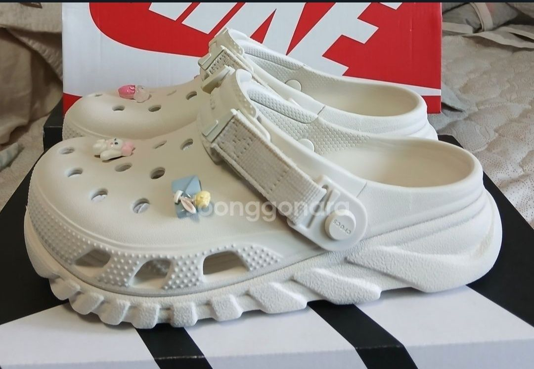 크록스 듀엣맥스 230스투코m4w6지비츠포함--2