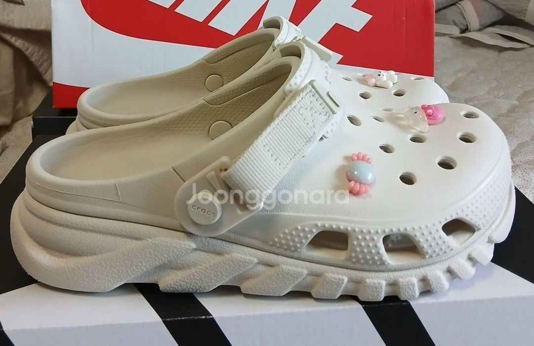 크록스 듀엣맥스 230스투코m4w6지비츠포함--3