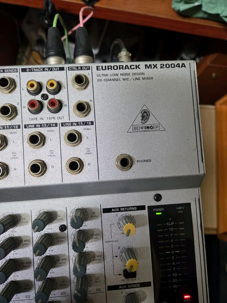 베링거 16채널 음향믹서기 팝니다 이미지