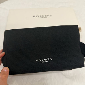 지방시 클러치백