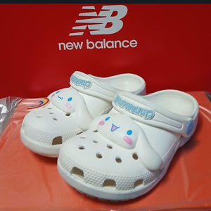 크록스 시나모롤 크록스C11