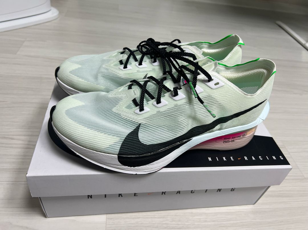 (남성275사이즈)나이키 나이키 런닝화 베이퍼플라이 4 (HF6414-101) 사이즈275--2