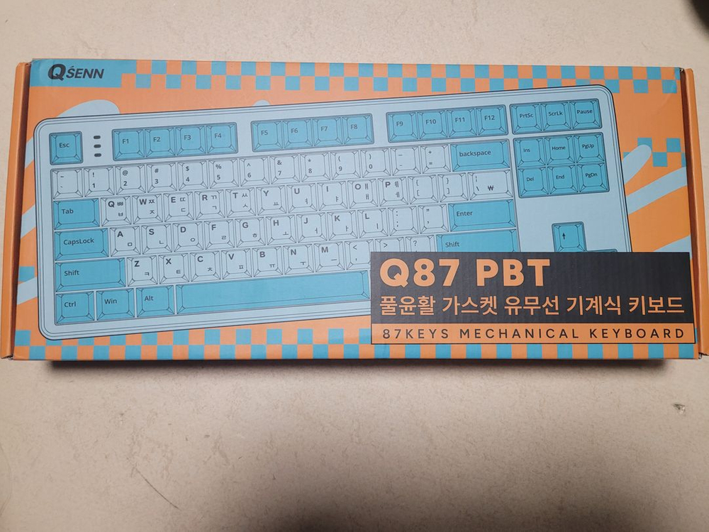큐센 Q87 PBT 블랙 민트축 기계식키보드 팝니다.--6